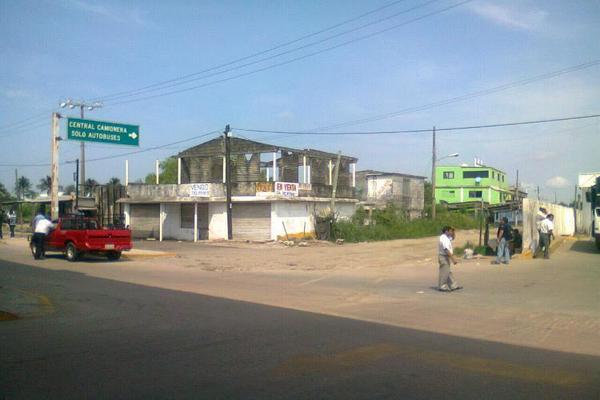 Foto de inmueble en Transistmica Esq. 27 de Noviembre, Col. Villas del Sur C.P. 96566, Coatzacoalcos