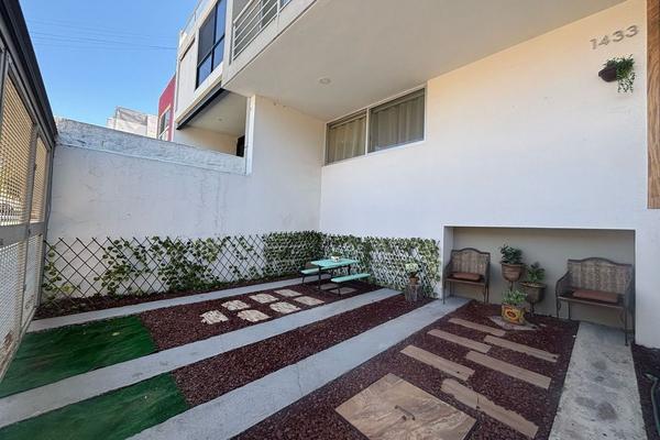 Foto de inmueble en Tuxtla, Col. Paisajes del Tesoro C.P. 45608, San Pedro Tlaquepaque