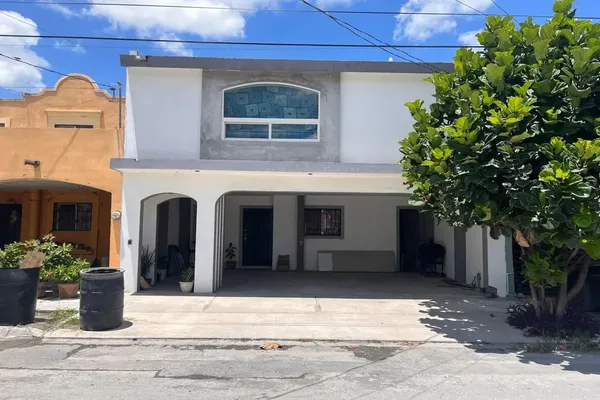 Foto de inmueble en Unidad Nacional #415, Col. Las Espigas C.P. 67485, Cadereyta Jiménez