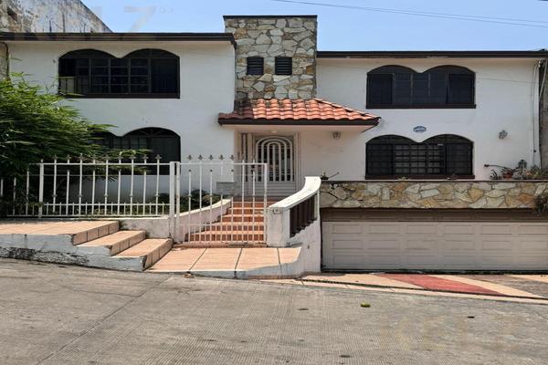 Foto de inmueble en  , Col. Universidad Poniente C.P. 89336, Tampico