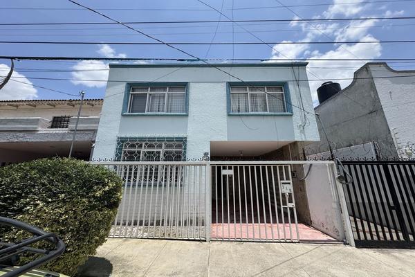 Foto de inmueble en Universo, Col. Jardines del Bosque Norte C.P. 44520, Guadalajara