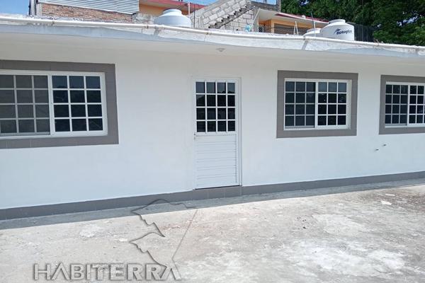 Foto de inmueble en URSULO GALVAN, Col. Anáhuac C.P. 92830, Tuxpan