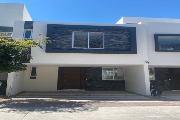 Foto de inmueble en v Atardecer 1527, Centinela I, Col. Bosques de la Primavera C.P. 45133 , Zapopan