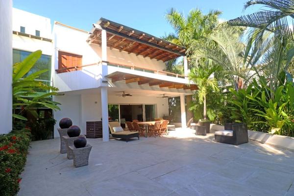 Foto de inmueble en Vallarta Gardens, Col. Cruz de Huanacaxtle C.P. 63734, Bahía de Banderas