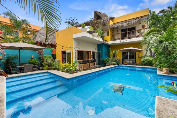 Foto de inmueble en valle de banderaspaseo de los mangos centro, Col. Bucerías Centro C.P. 63732, Bahía de Banderas