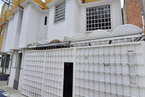 Foto de inmueble en  , Col. Valle de los Pinos 1ra Sección C.P. 54040, Tlalnepantla de Baz