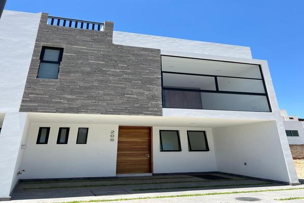Foto de inmueble en Valle de san Isidro, Col. Villas de Zapopan C.P. 45130, Zapopan