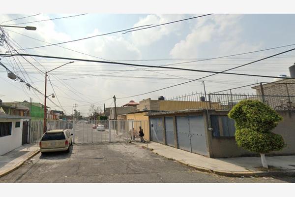 Foto de inmueble en Valle de Tarim #202, Col. Ampliación Valle de Aragón Sección A C.P. 55280, Ecatepec de Morelos