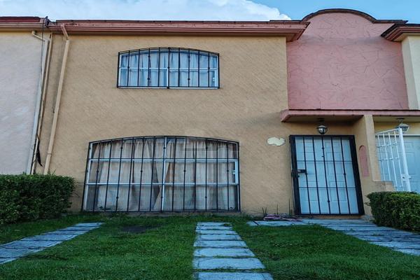 Foto de inmueble en Valle Paraiso. #24, Col. Paseos del Valle C.P. 50260, Toluca