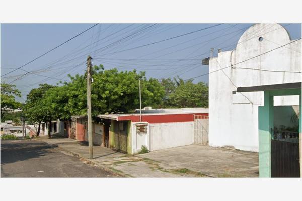Foto de inmueble en VELAZQUEZ DE LA CADENA #0, Col. Pocitos y Rivera C.P. 91729, Veracruz