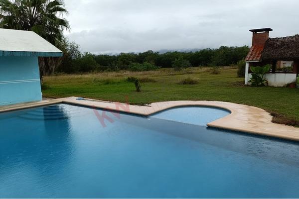 Foto de inmueble en Venta Quinta Campestre, Col. San Lorenzo C.P. 67464, Cadereyta Jiménez