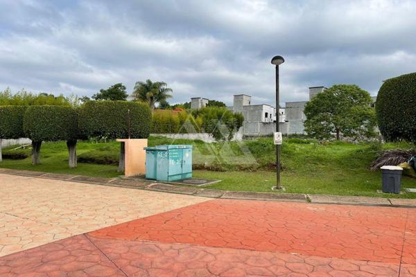 Foto de inmueble en Venta Terreno  Cuernavaca, La Herradura, Col. Cruz de la Curva C.P. 62306, Cuernavaca