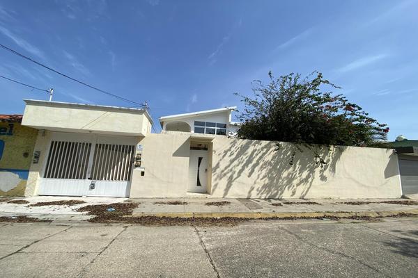 Foto de inmueble en Veracruz #318, Col. Petrolera C.P. 96500, Coatzacoalcos