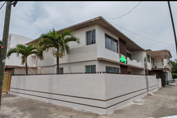 Foto de inmueble en Veracruz Centro a media cuadra del Baluarte, Col. Faros C.P. 91709, Veracruz