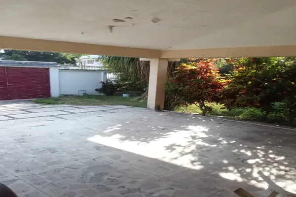 Foto de inmueble en Vía Corta a Villa Chichicapa, Col. Comalcalco Centro C.P. 86300, Comalcalco