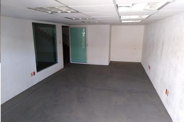 Foto de inmueble en Via Morelos, Col. Viveros de Xalostoc C.P. 55340, Ecatepec de Morelos