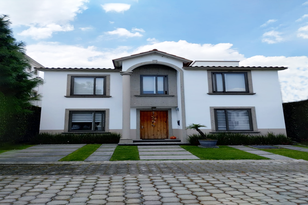 Foto de inmueble en Via, Col. San Miguel Totocuitlapilco C.P. 52143, Metepec