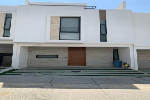 Foto de inmueble en vicenza #1100, Col. Villas del Edén C.P. 45650, Tlajomulco de Zúñiga