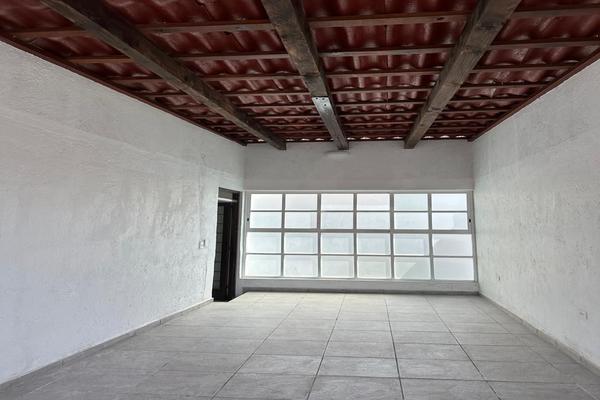 Foto de inmueble en Victor Hugo, Col. San Andrés Tetepilco C.P. 09440, Iztapalapa