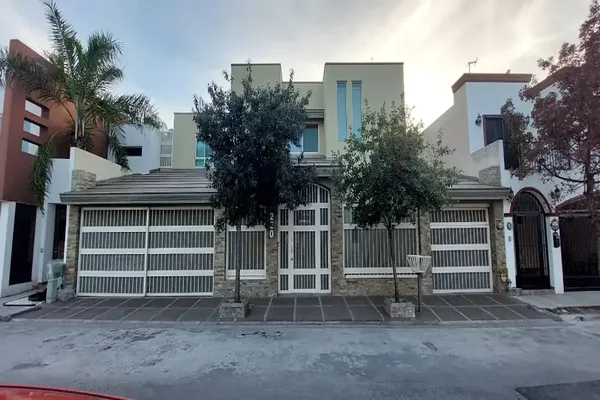 Foto de inmueble en villa Italiana #220, Col. Cumbres Elite Sector Villas C.P. 64340, Monterrey