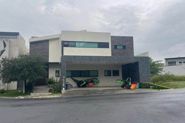 Foto de inmueble en Villa Las FloreS, Col. El Uro C.P. 64986, Monterrey