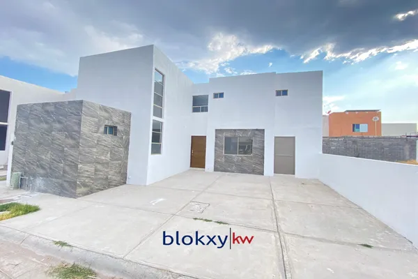 Foto de inmueble en  , Col. Villas de las Perlas C.P. 27277, Torreón