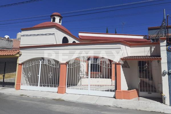 Foto de inmueble en Villas del Parque, Avenida Real del Monte, Col. Villas del Parque C.P. 76140, Querétaro