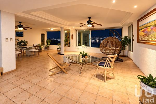 Foto de inmueble en VISTA DE LA MARINA #556, Col. Joyas de Brisamar C.P. 39865, Acapulco de Juárez