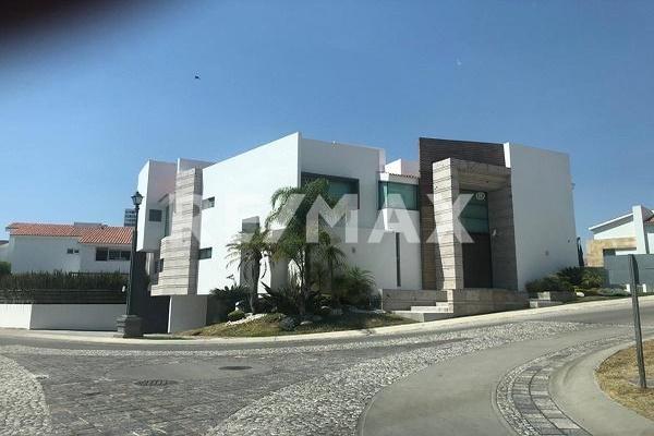 Foto de inmueble en Vista Esmeralda, Col. La Vista Contry Club C.P. 72830, San Andrés Cholula