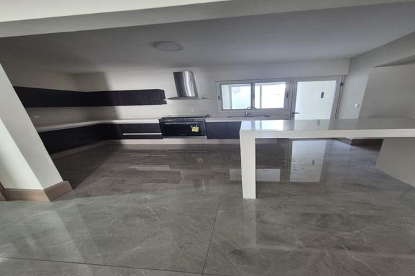 Foto de inmueble en Viviano Villarreal, Col. Burócratas del Estado C.P. 64380, Monterrey
