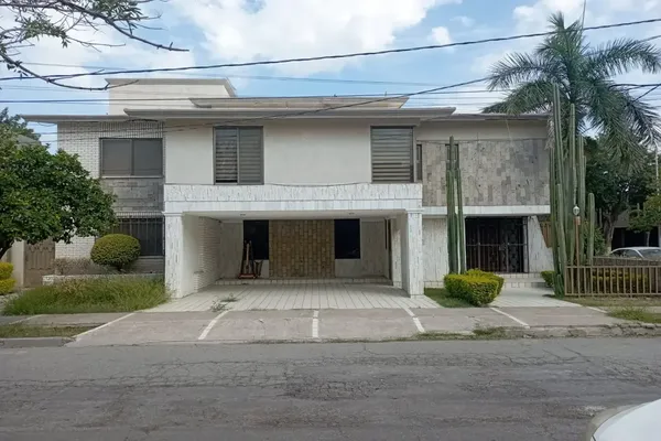 Foto de inmueble en washington #889, Col. San Isidro C.P. 27100, Torreón