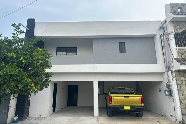 Foto de inmueble en x, Col. Las Puentes Sector 14 C.P. 66460, San Nicolás de los Garza