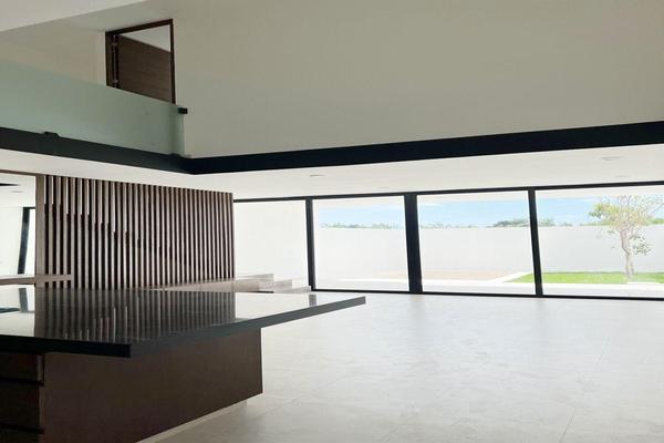 Foto de inmueble en  , Col. Xcanatún C.P. 97302, Mérida