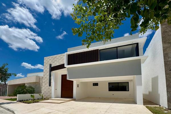 Foto de inmueble en , Col. Xcanatún C.P. 97302, Mérida