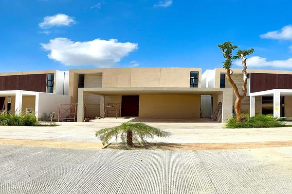 Foto de inmueble en Xcanatun, Col. Xcanatún C.P. 97302, Mérida