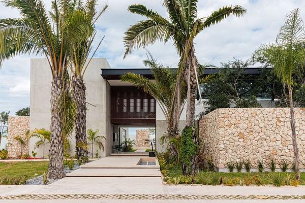 Foto de inmueble en Xcanatún, Col. Xcanatún C.P. 97302, Mérida