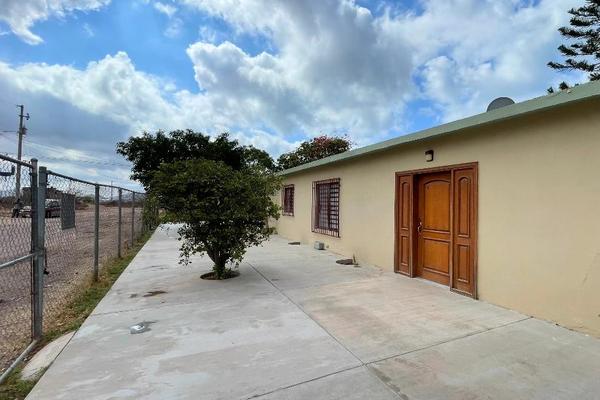 Foto de inmueble en XII #561, Col. Sector Sexta Sección C.P. 85506, Guaymas