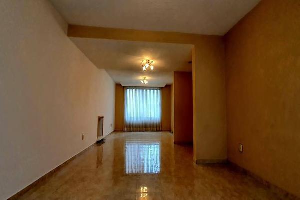 Foto de inmueble en Xinantecatl #248, Col. Xinantécatl C.P. 52169, Metepec