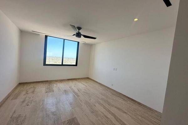 Foto de inmueble en YUCATAN COUNTRY CLUB, Col. Chablekal C.P. 97302, Mérida