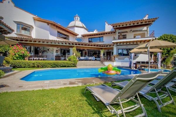 Foto de inmueble en Zitacuaro, Col. Tabachines C.P. 62498, Cuernavaca
