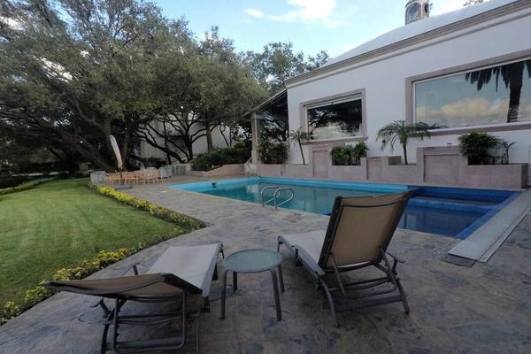 Foto de inmueble en  , Col. Zona Valle San Ángel C.P. 66285, San Pedro Garza García