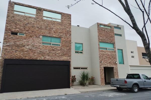 Foto de inmueble en Zuazua, Col. Monterrey Centro C.P. 64000, Monterrey