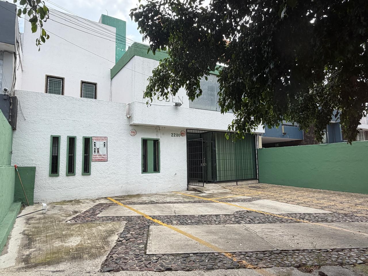 Av. Manuel Ávila Camacho 2280, Jardines del Country, 44210 Guadalajara, Jal. #2280